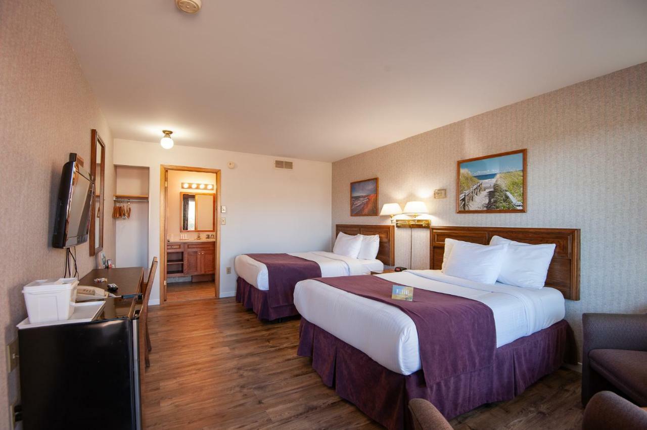 Dutch Inn Cornwall Экстерьер фото